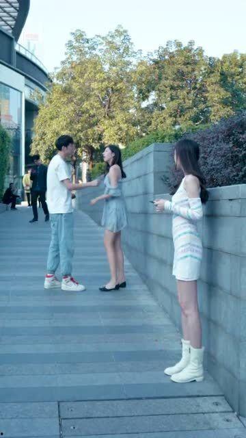 吃瓜情侣吵架文案,吃瓜情侣的甜蜜争吵